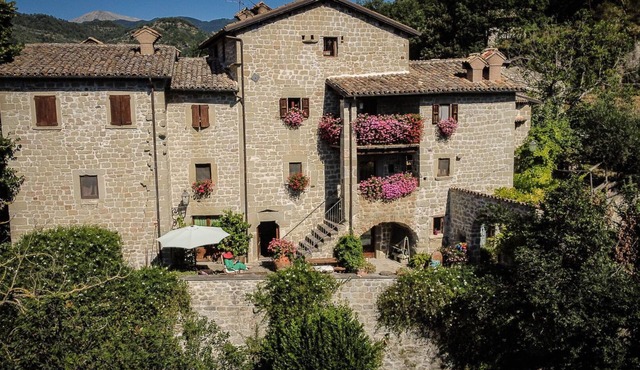 Country House/Farm House in Forcella with 4 bedrooms sleeps 14