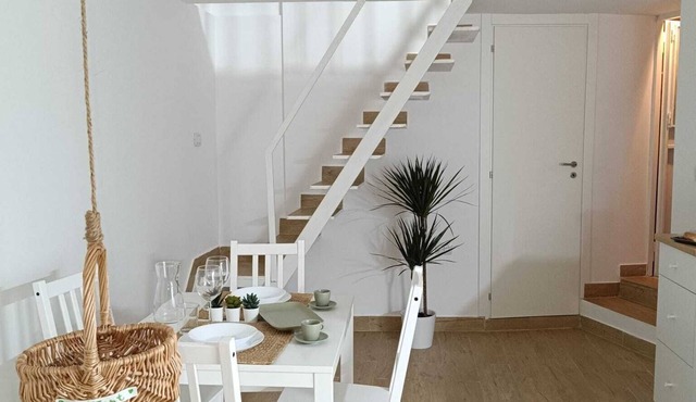 Cozy 2-bedroom apartment in the heart of Naples.