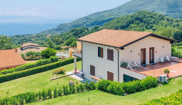 Cozy apartment in San Giovanni a Piro