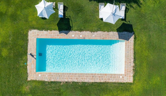 Cozy Cottage with Pool in Tuscany