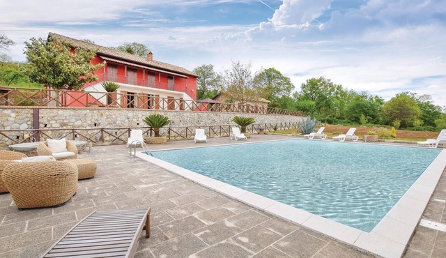 Cozy home in Olivadi CZ with private swimming pool, can be inside or outside