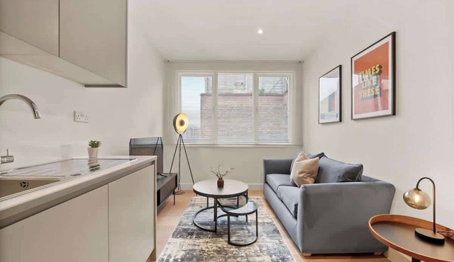 DA3 - Modern 1-Bed in Prime Location near Dalston