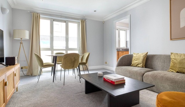 Deluxe Stratford 2BR w/Security & Gym, nr Train Station, by Blueground