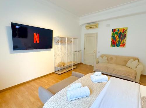 DOMUS STEPHANI Apartment - Sophisticated Living and City Links - Flaminio District, near Villa Borghese & Piazza del Popolo