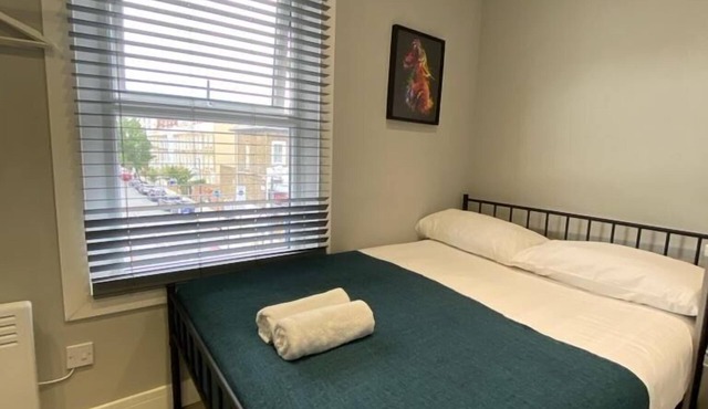 Double Room - Private Bathroom 9-12