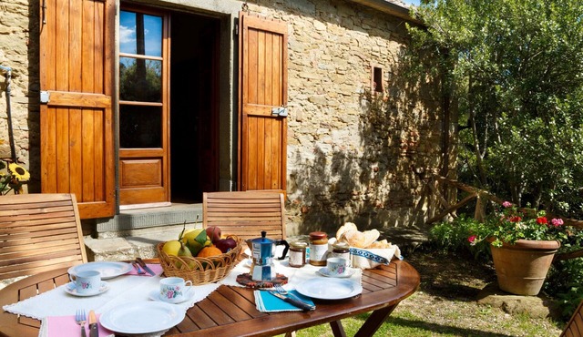 Elegant 2-bedroom Holiday Home in Tuscan