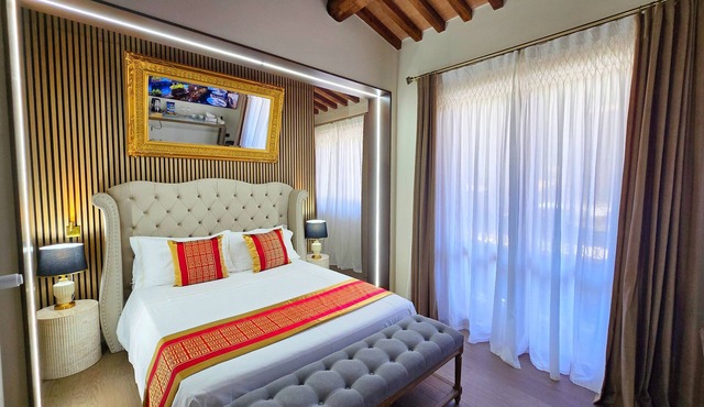 Elegant suite with exclusive bathroom and balcony