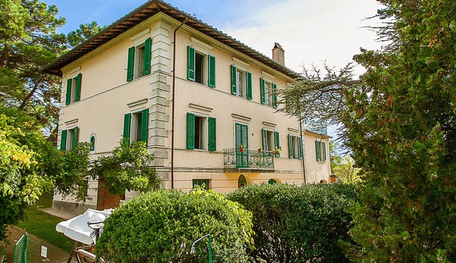 Elegant villa on Lake Trasimeno