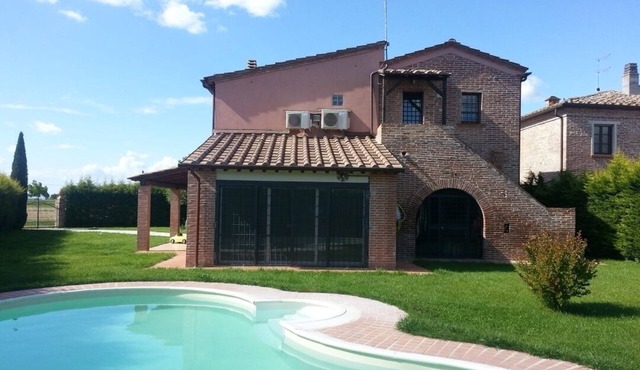 Elegantly renovated farmhouse with pool