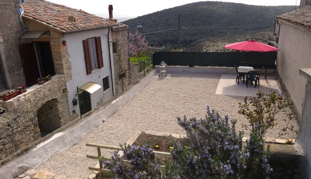 Escape To Umbria, Little Alley