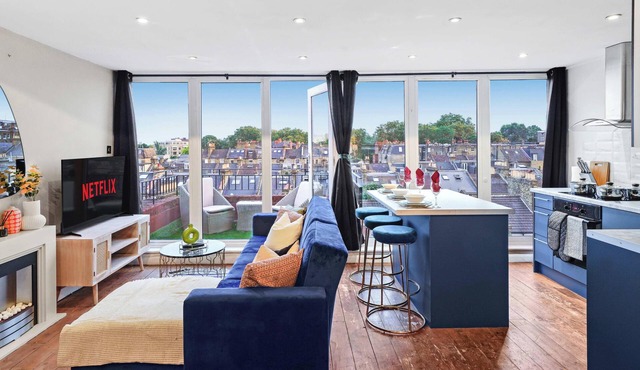 Exclusive 2 Bedroom Flat near Barons Court!