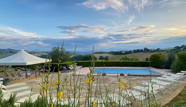 Exclusive Villa for 19, panoramic pool, air con and wi-fi
