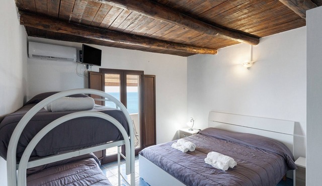 Family Room Ulivo with Wi-Fi and Air Conditioning
