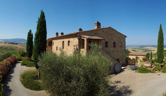 FARMH. PODERE CUNINA 25 KM SUD SIENA DAVANTI AL MONTALCINO TENENDO CUCINE CLAS