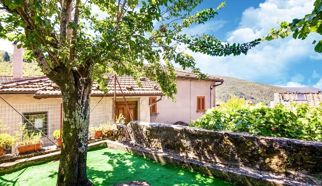 Farmhouse in Casoli near Ski Slopes