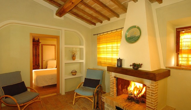 Farmhouse Montecchio Fireplace