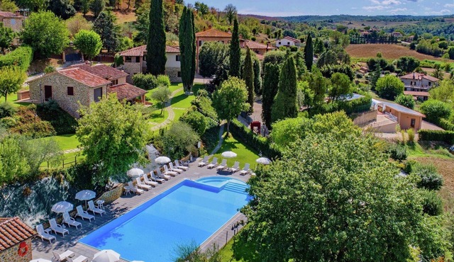 Farmhouse Umbria-Tuscany with Pool