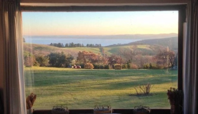 Farmhouse with swimming pool with a magnificent view of Lake Bracciano.