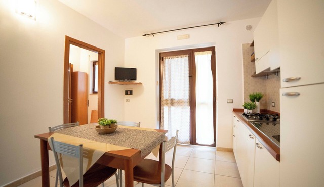 Ferienwohnung "ulivo" mit Pool und Privatstrand -1