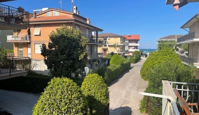 [fermo Free Parking] 50 Meter vom Meer Entfernt