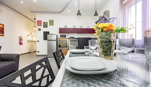 Fly and Swin, Glamour house