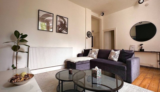 Fulham Tranquil 2BD King Bed Home w/Parking & Gdn