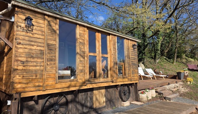 Gîte roulotte vue exceptionnelle 2 personnes