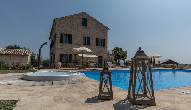 Glicine apartment hydromassage pool wifi air conditioning private kitchen