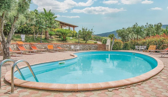Gorgeous apartment in Ricadi with outdoor swimming pool