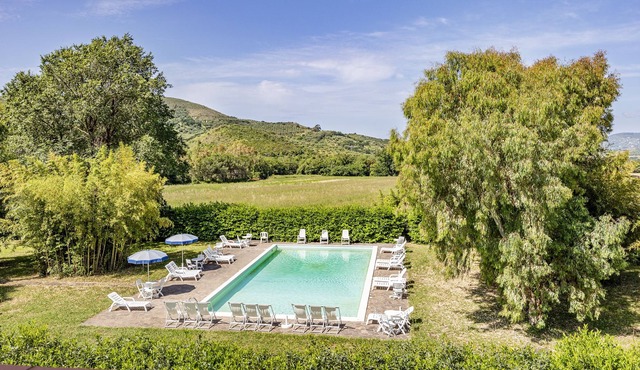Granaio Orzo In Fattoria Con Piscina, Ceraso, Italy