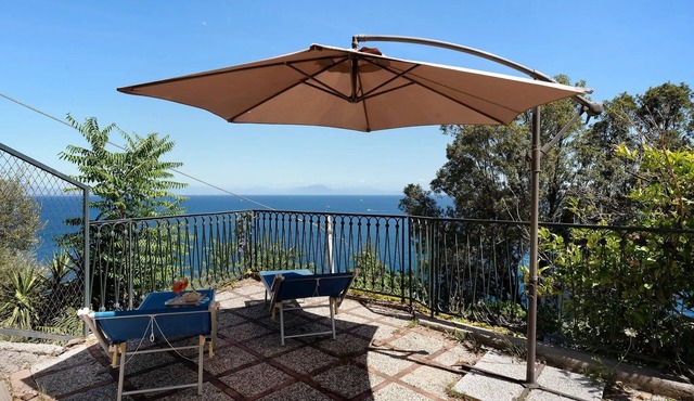 GREEN APARTMENT AMALFI COAST with direct beach access