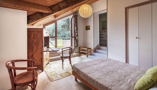 Guest Room 'Le Cèdre Bleu' with Shared Terrace & Garden, Wi-Fi