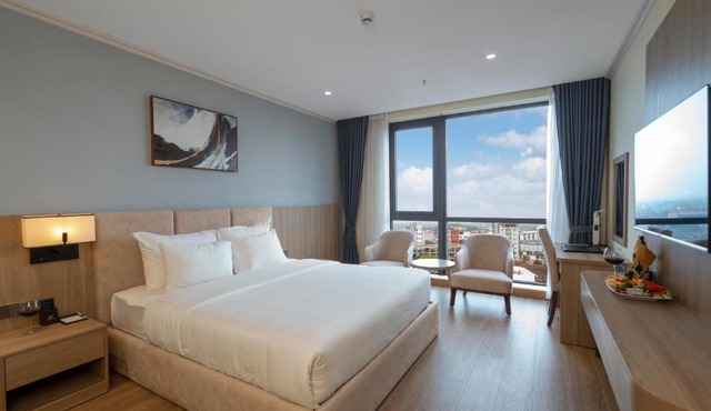 Hùng Vương Hotel - Stay 24h