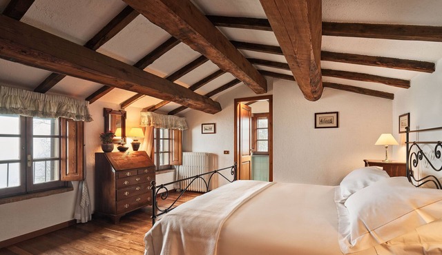 HAMLET THE POET - LODGE HOUSE