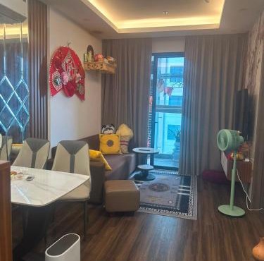 High-End apartment 2 bed furnished prime location