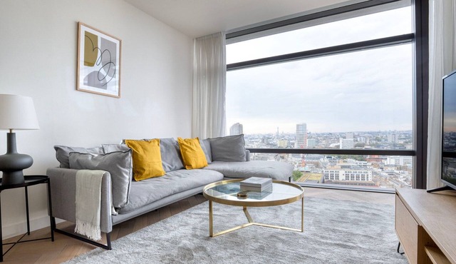 Hip Shoreditch 1BR w/Security Concierge, nr Bars & Shops, by Blueground
