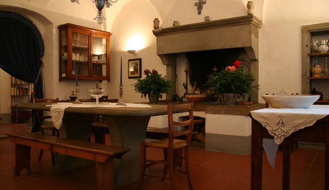 HISTORIC HOUSE VILLA EARN HATS