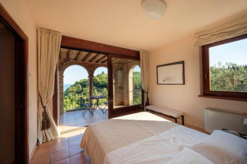 Historical Residence Patio - Sea View, Garden, AC