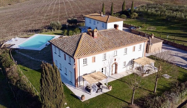 Holiday Apartment "Peonie" with Shared Pool, Shared Garden & Wi-Fi