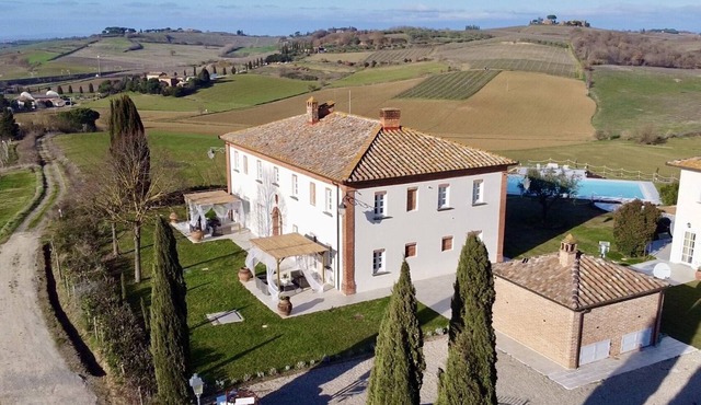 Holiday Apartment "Glicine" with Shared Pool, Shared Garden & Wi-Fi