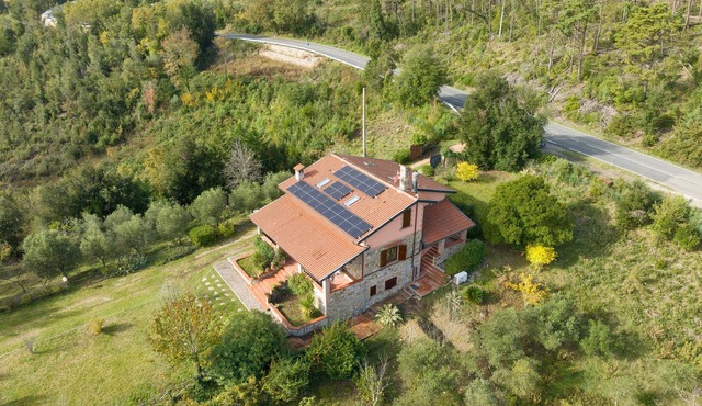 Holiday Home "Casa Flora" with Private Pool, Private Terrace and Wi-Fi
