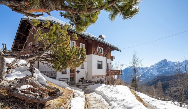Holiday Home 'La Casa Di Heidi-Appartamento Lidia' with Mountain View, Private Terrace and Wi-Fi