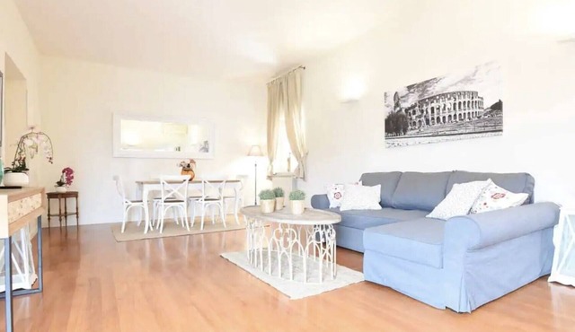 Holiday Home 'Romantic Apartment Metro Flaminio' with Wi-Fi and Air Conditioning