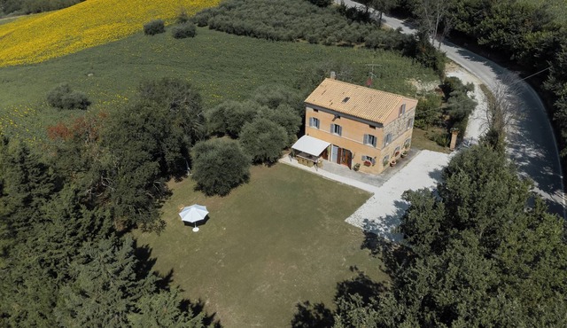 Holiday Home "Rosa" with Mountain View, Private Garden & Wi-Fi