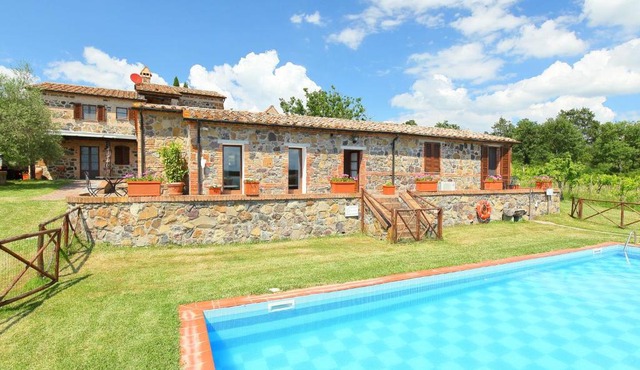 Holiday Home Val d'Orcia by Interhome