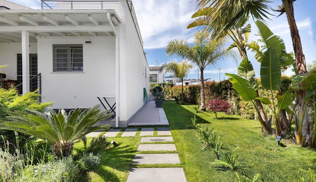 Holiday Home 'Zampamare Bb - Anzio' with Private Terrace, Private Garden and Wi-Fi