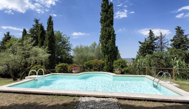Holiday House in Cortona with shared Pool
