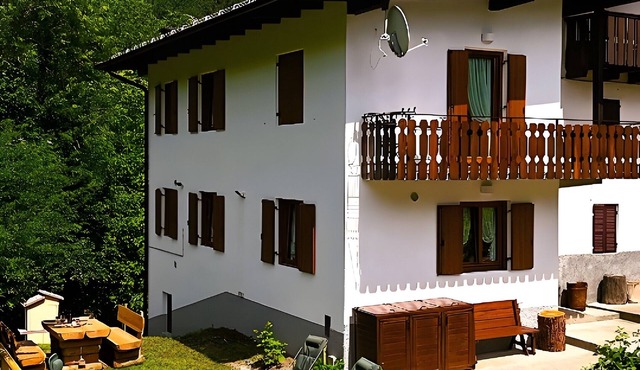 Holiday Home 'Ciasa Civetta' with Mountain View, Private Terrace and Wi-Fi