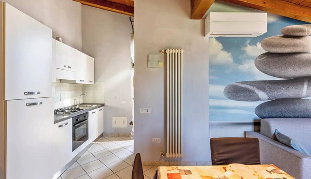 Homerez - Elegant Apartment in Verona, 75 m² + Balcony