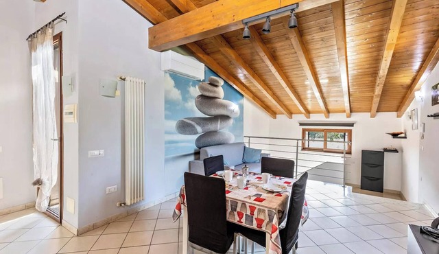 Homerez - Elegant Apartment in Verona, 75 m² + Balcony